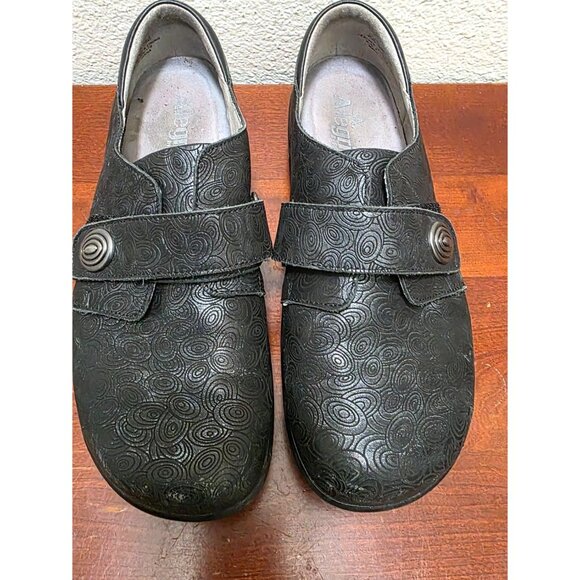 Alegria Joleen Black Embossed Swirl Slip-Resistant Women's Shoes Size 40/9 - Picture 2 of 7